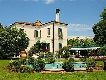 Relais Selvatico 3* 론카데